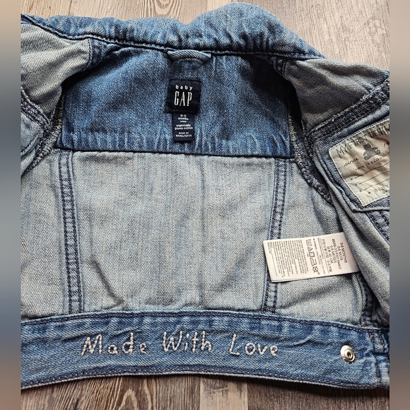 Baby Gap Denim Jacket Size 0-6 Months Medium Light Wash - Picture 3 of 8